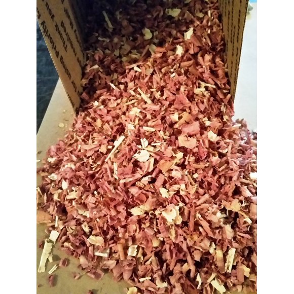 Amish Aromatic Cedar Wood Shavings. 100% All Natural. Large full box of shavings / curls. Made right here in the USA!