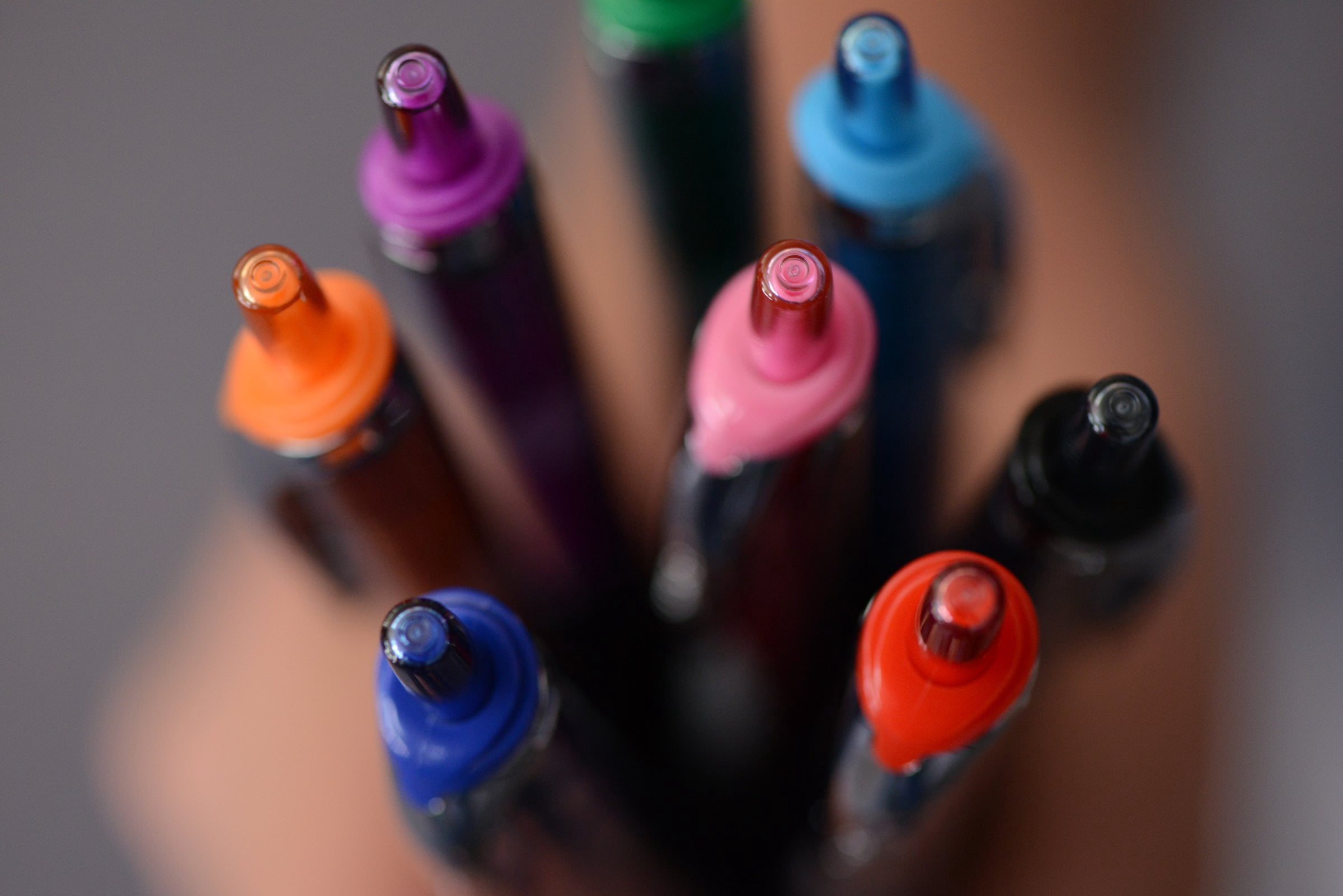 Zebra Sarasa Retractable Gel Ink Pens, Medium Point 0.7mm, 20 Black, 2 Blue, 2 Red Pens, Rapid Dry Ink, 24-Count