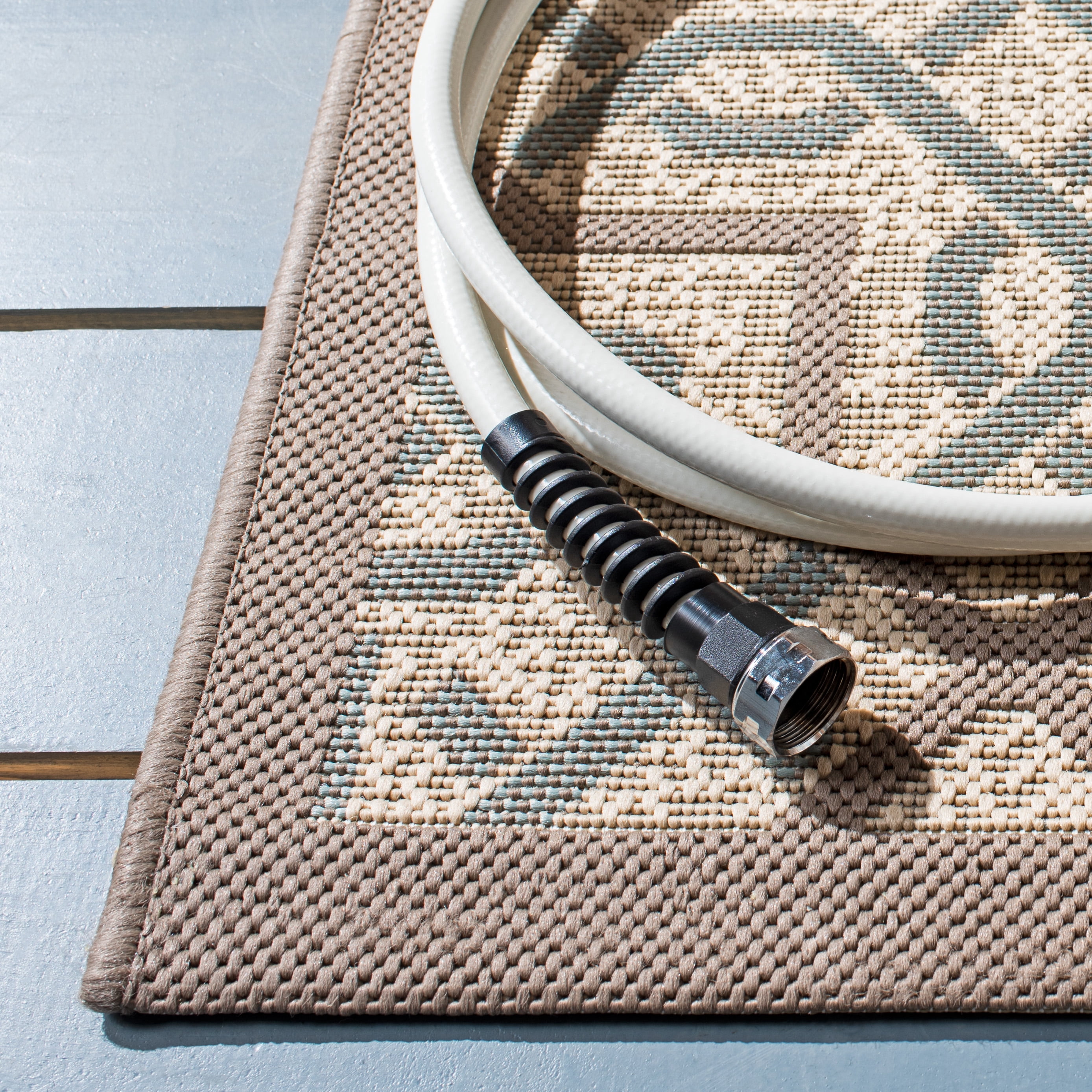 Safavieh Courtyard Olivia Geometric Indoor/Outdoor Area Rug, Beige/Gray, 5'3" x 7'7"