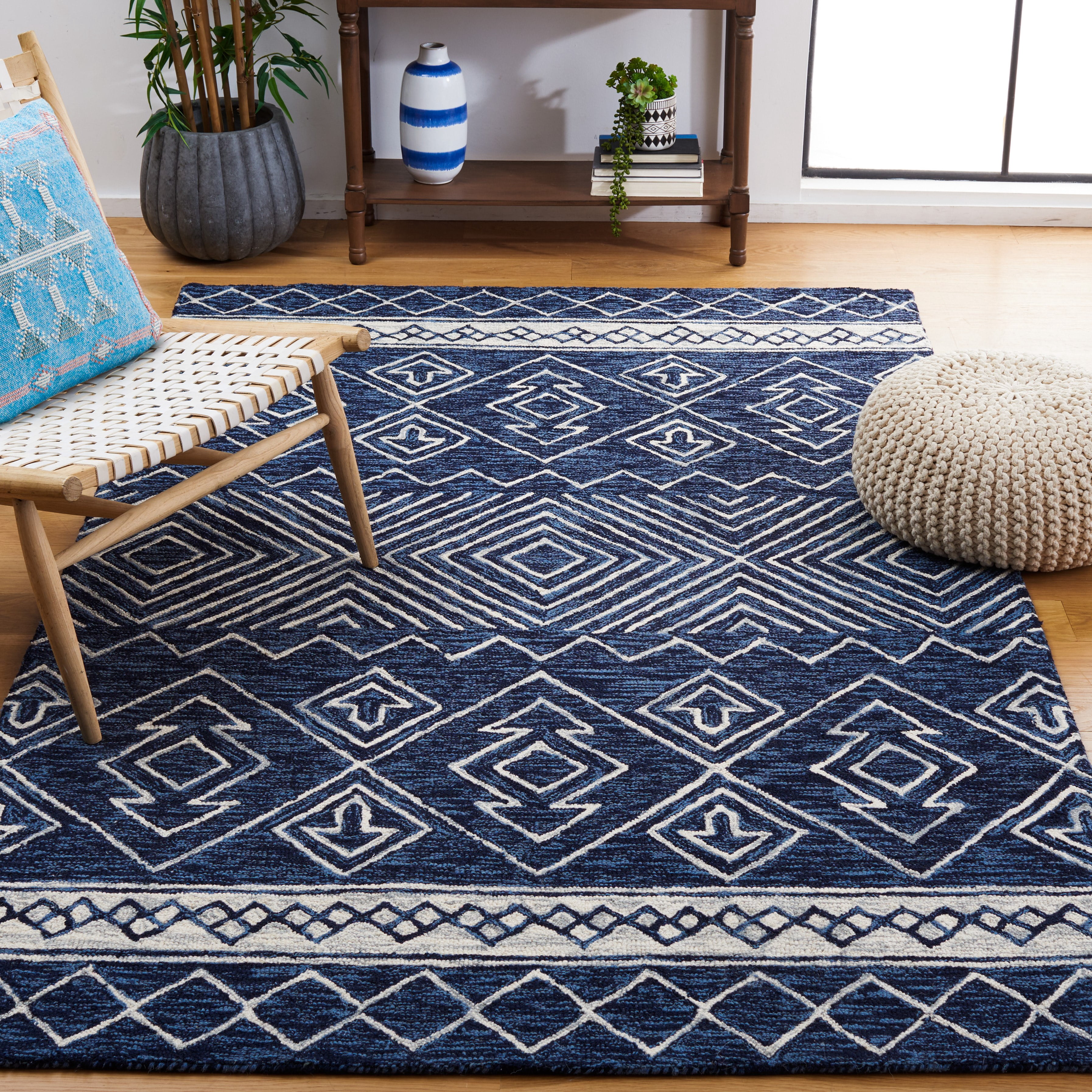SAFAVIEH Metro Madrid Geometric Area Rug, Navy/Ivory, 4' x 6'