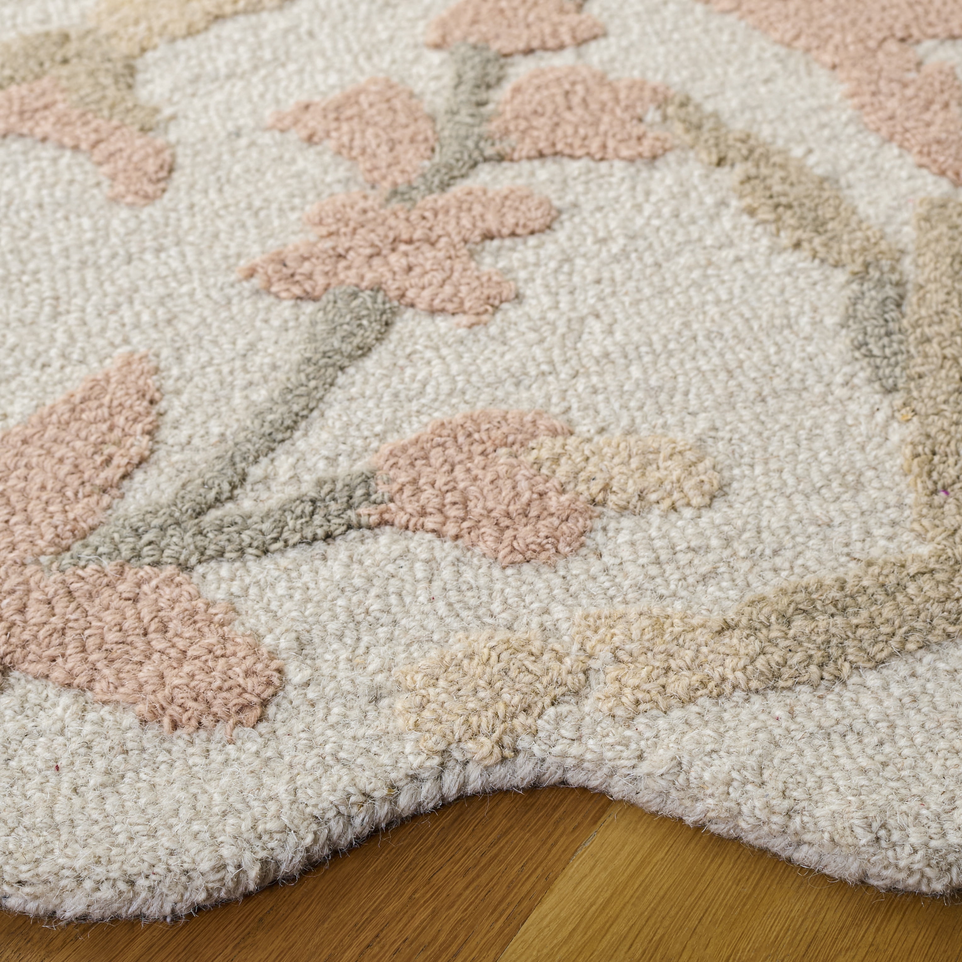 Safavieh Jardin Stacy Floral Area Rug, Beige/Rust, 6' x 6' Round