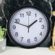 thumbnail image 4 of Reloj de pared de 8 pulgadas Reloj de pared redondo de diseño de madera silencioso para sala de estar y dormitorio (batería no incluida) Muyoka Hogar, 4 of 6