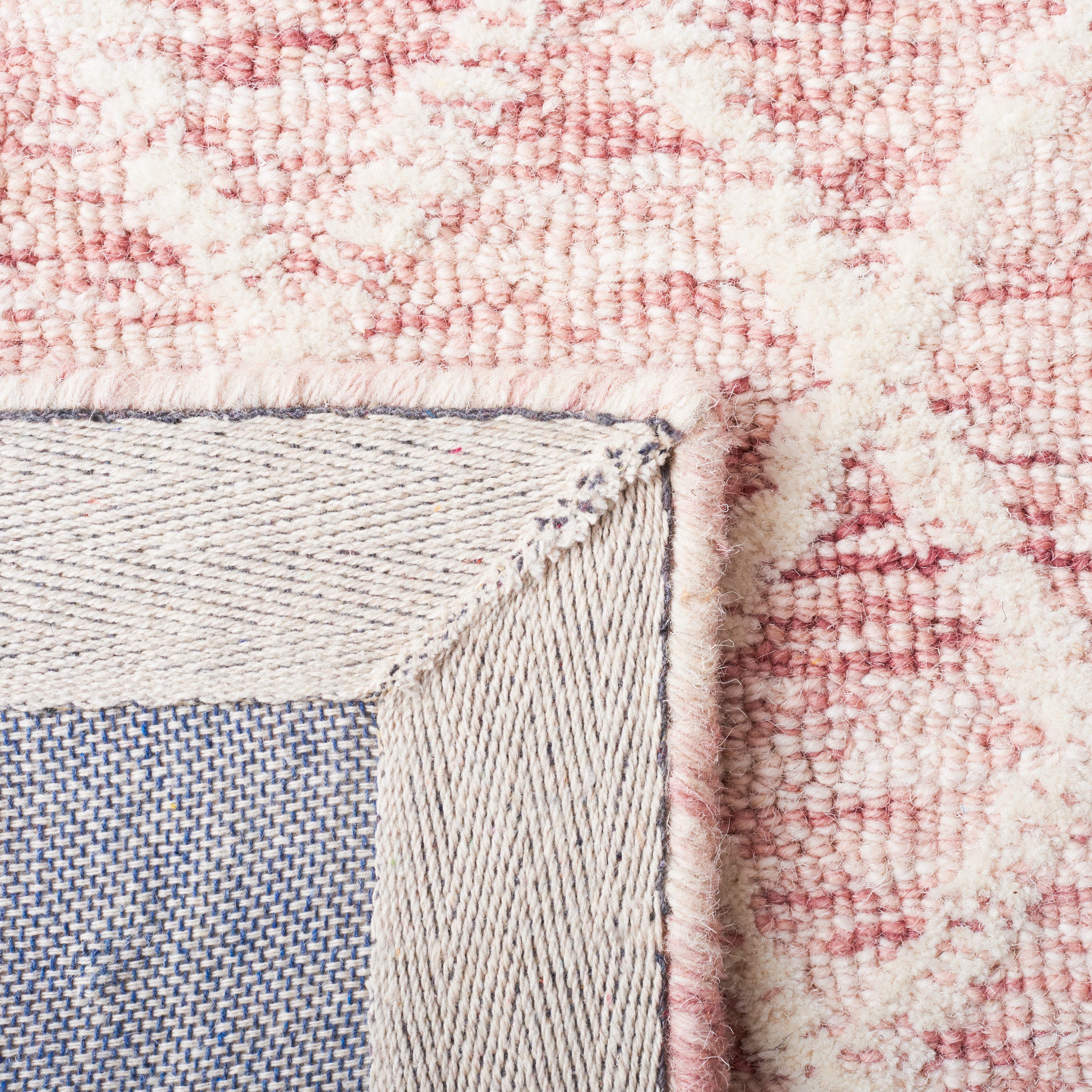SAFAVIEH Metro Jenny Diamond Area Rug, Pink/Ivory, 6' x 6' Round