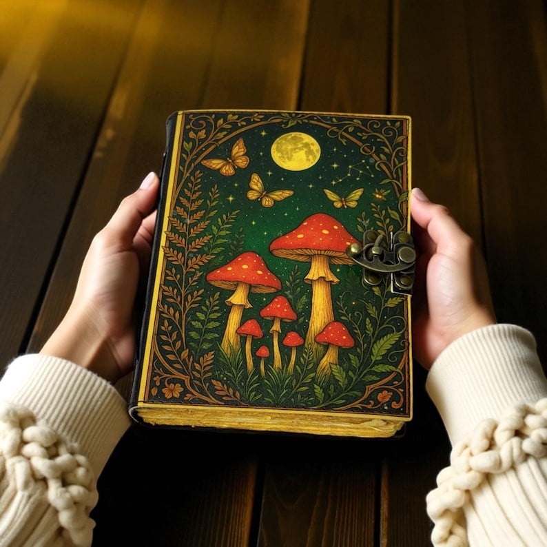 Mushroom Leather Grimoire – Vintage Book of Shadows, 200 Pages Witchcraft Spellbook, Wiccan Pagan Gothic Witchy Magic Journal