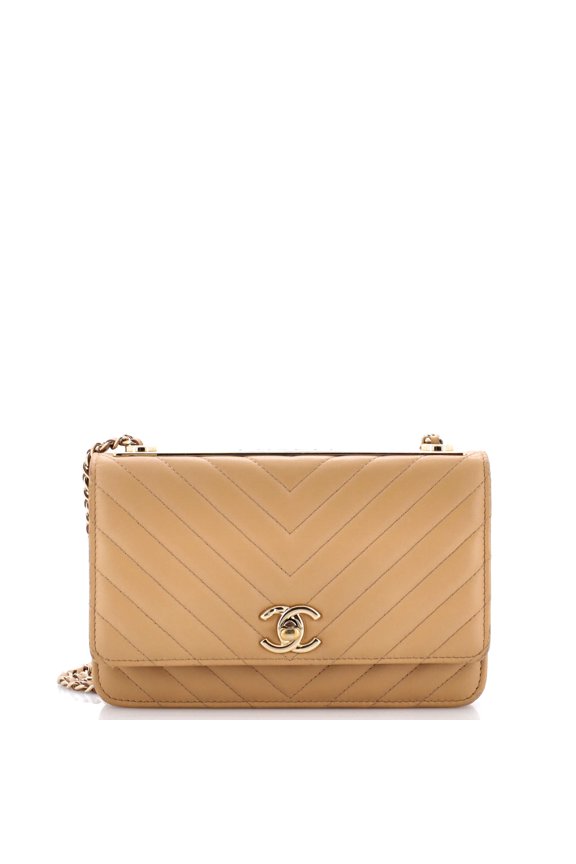 Pre-Owned Trendy CC Wallet on Chain Chevron Lambskin By Rebag