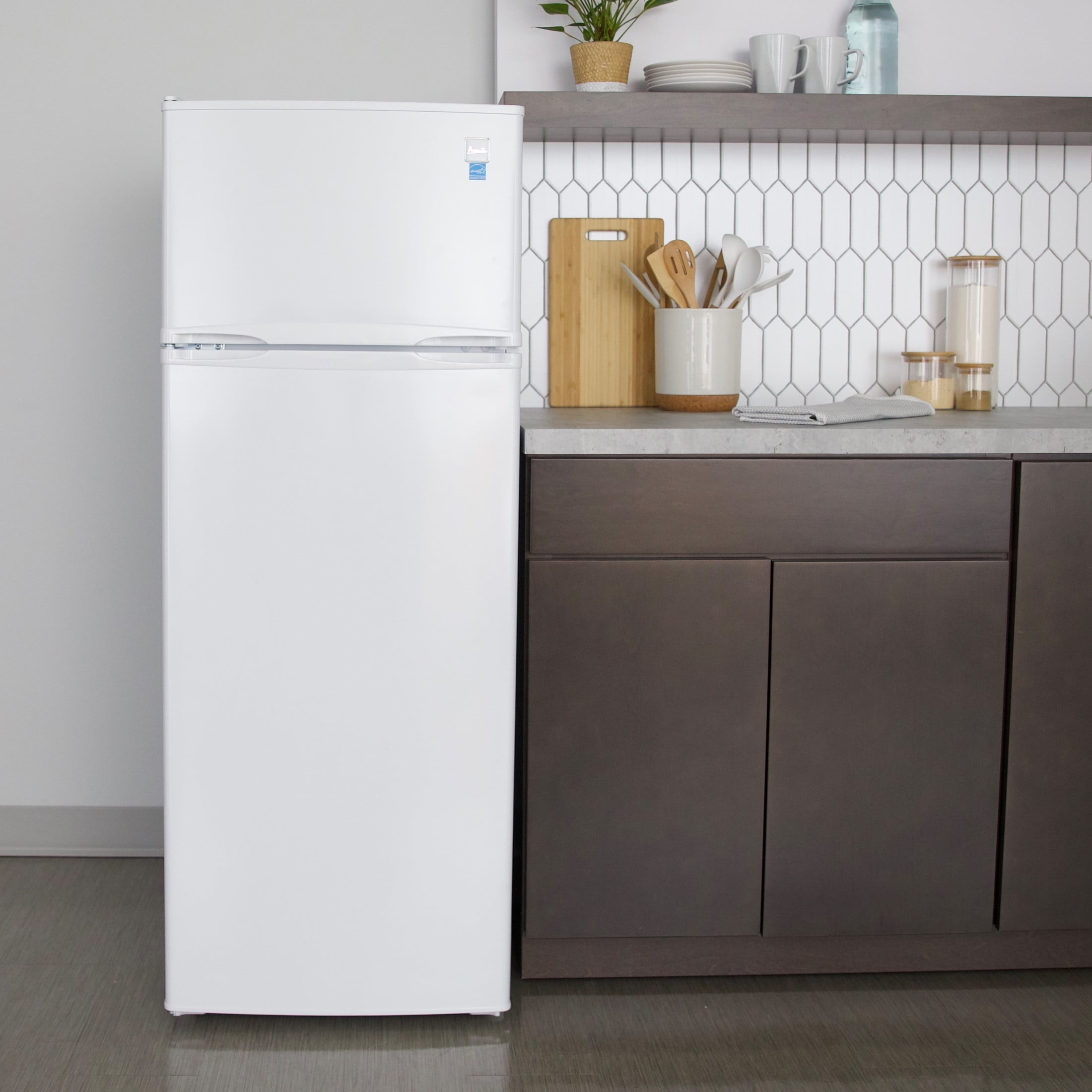 Avanti 7.3 Cu. Ft. Top Freezer Refrigerator - White