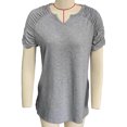 thumbnail image 1 of Top fruncido de manga corta, camiseta de cuello en V para mujer Top fruncido de manga corta con cuello en V para mujer Solución innovadora, 1 of 3