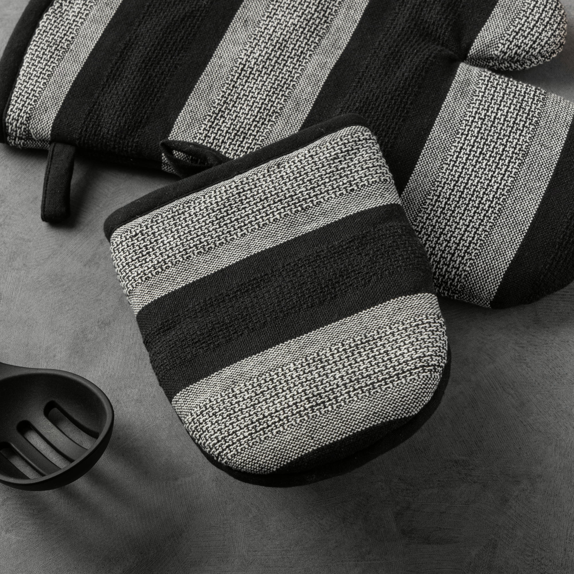 Thyme & Table Kitchen Set - Oven Mitt, Potholder, Mini Mitt, Bold Stripe