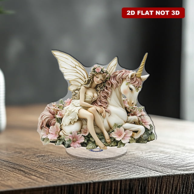 figurine Acrylique Rotative Mettant en Vedette une Fée avec des Ailes sur une Licorne Entourée de Fleurs Roses et Vertes sur un Fond Blanc