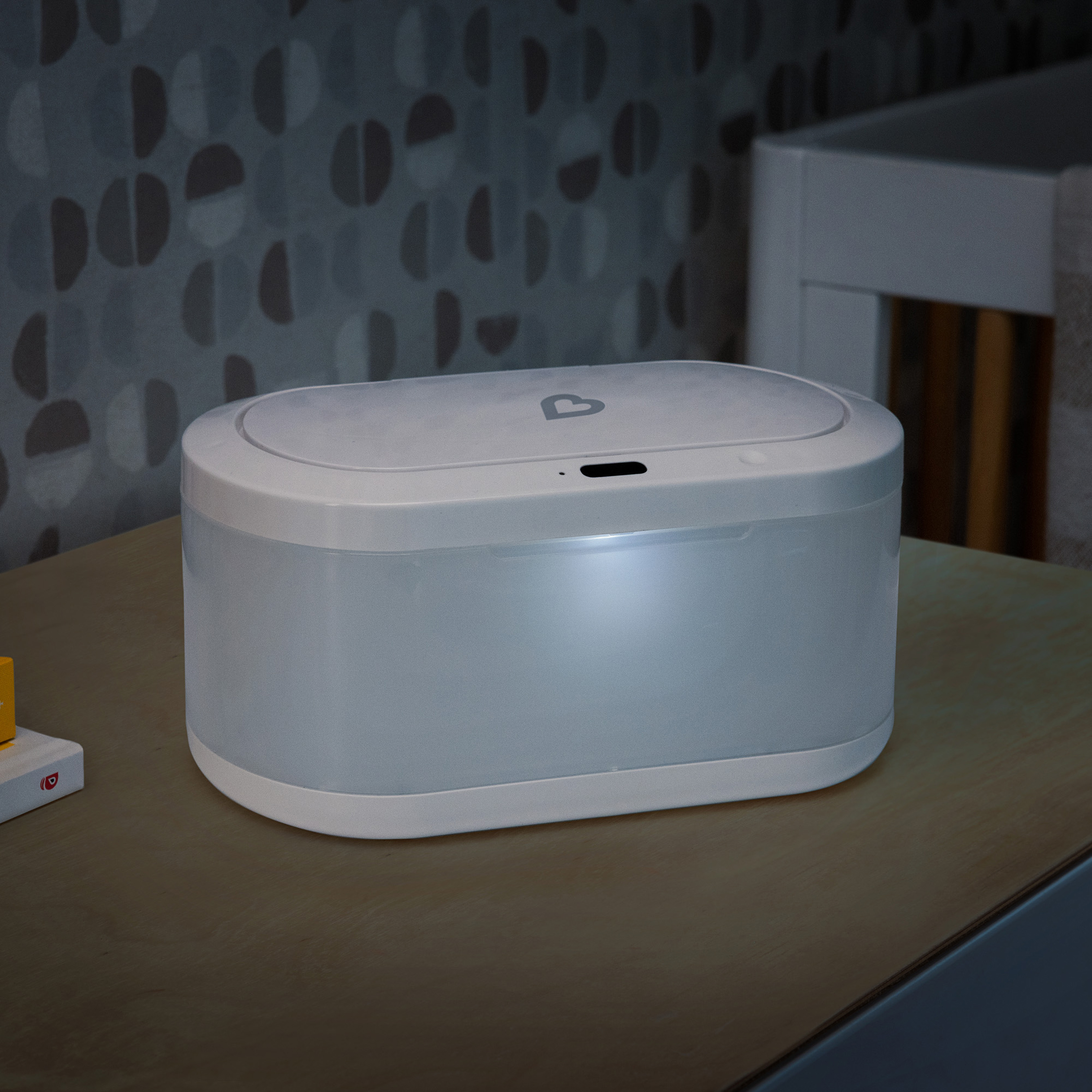 Munchkin Touch Free Wipe Warmer with Nightlight photo 2