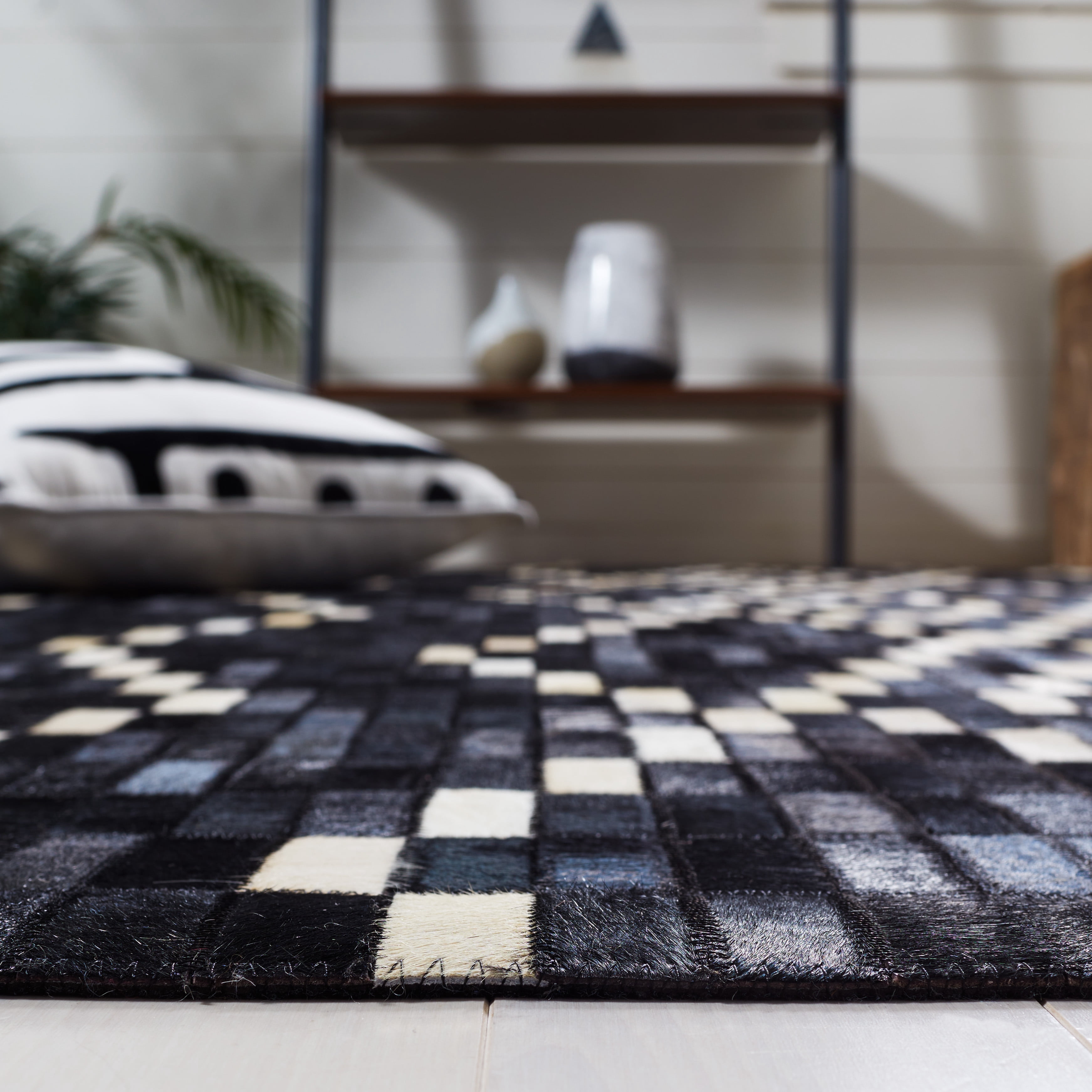 SAFAVIEH Studio Leather Jepson Geometric Area Rug, Black/Beige, 5' x 8'
