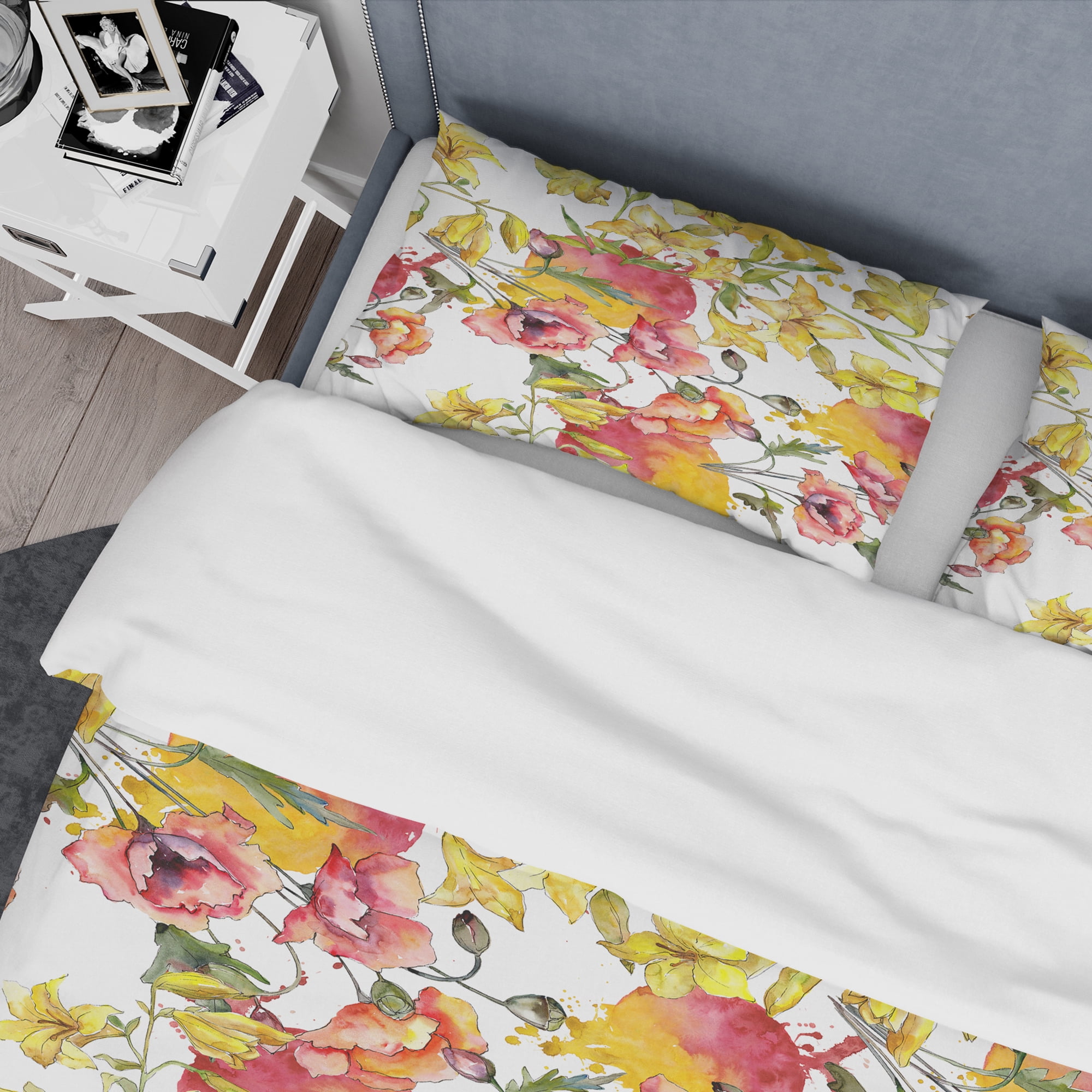 Designart 'Retro Handdrawn Poppies IV' Mid-Century Modern Duvet Cover Set