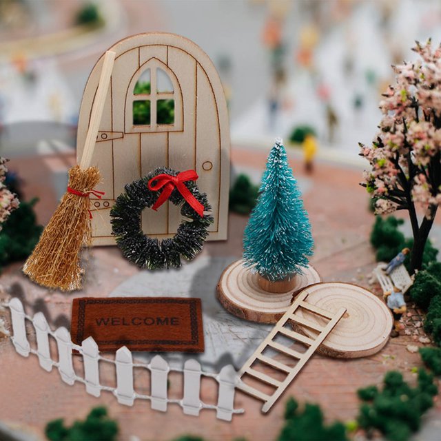 Fiudx Ofertas del día El juego de puerta de gnomo de 9 piezas incluye corona de puerta de madera, árbol de Navidad y otros accesorios de gnomo, calendario de adviento de gnomo navideño, decoraciones