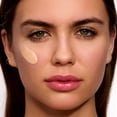 thumbnail image 3 of Protector solar Clarins UV Plus Antipolución SPF 50 tintado, 3 of 6
