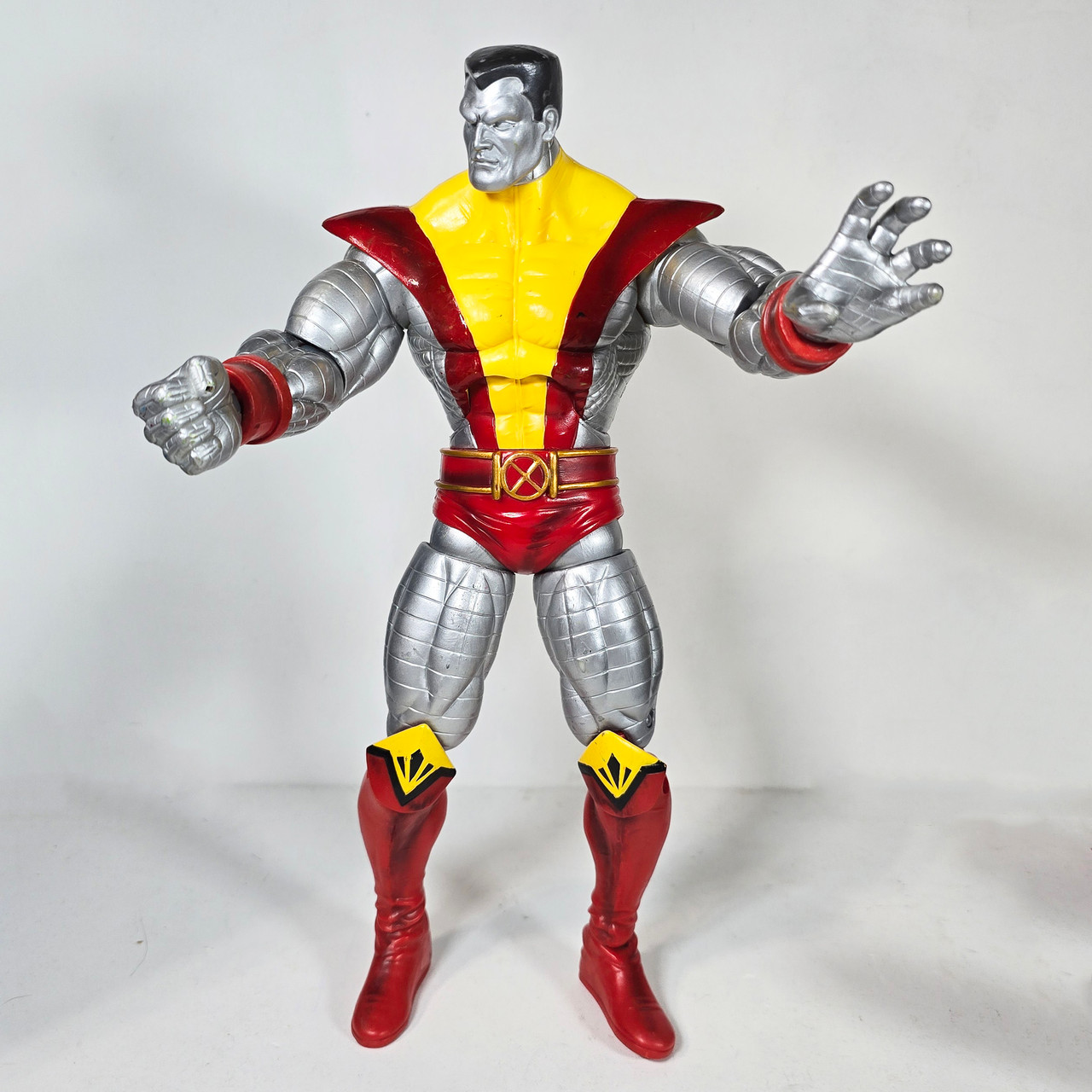 Hasbro Marvel Legends Icons Series Colossus 12
