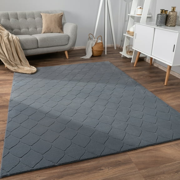 Washable Area Rug with Diamond Pattern and High-Low Effect