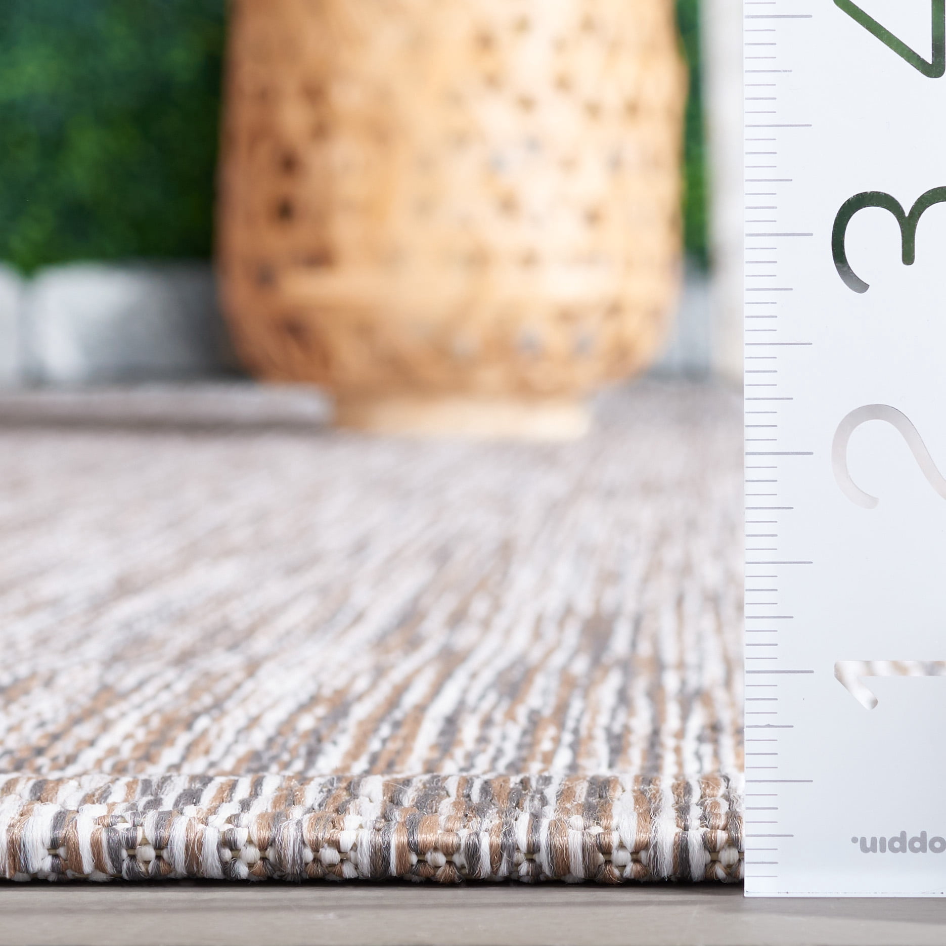 Safavieh Courtyard Mitre Geometric Indoor/Outdoor Area Rug, Ivory/Beige Gray, 5'3" x 7'7"