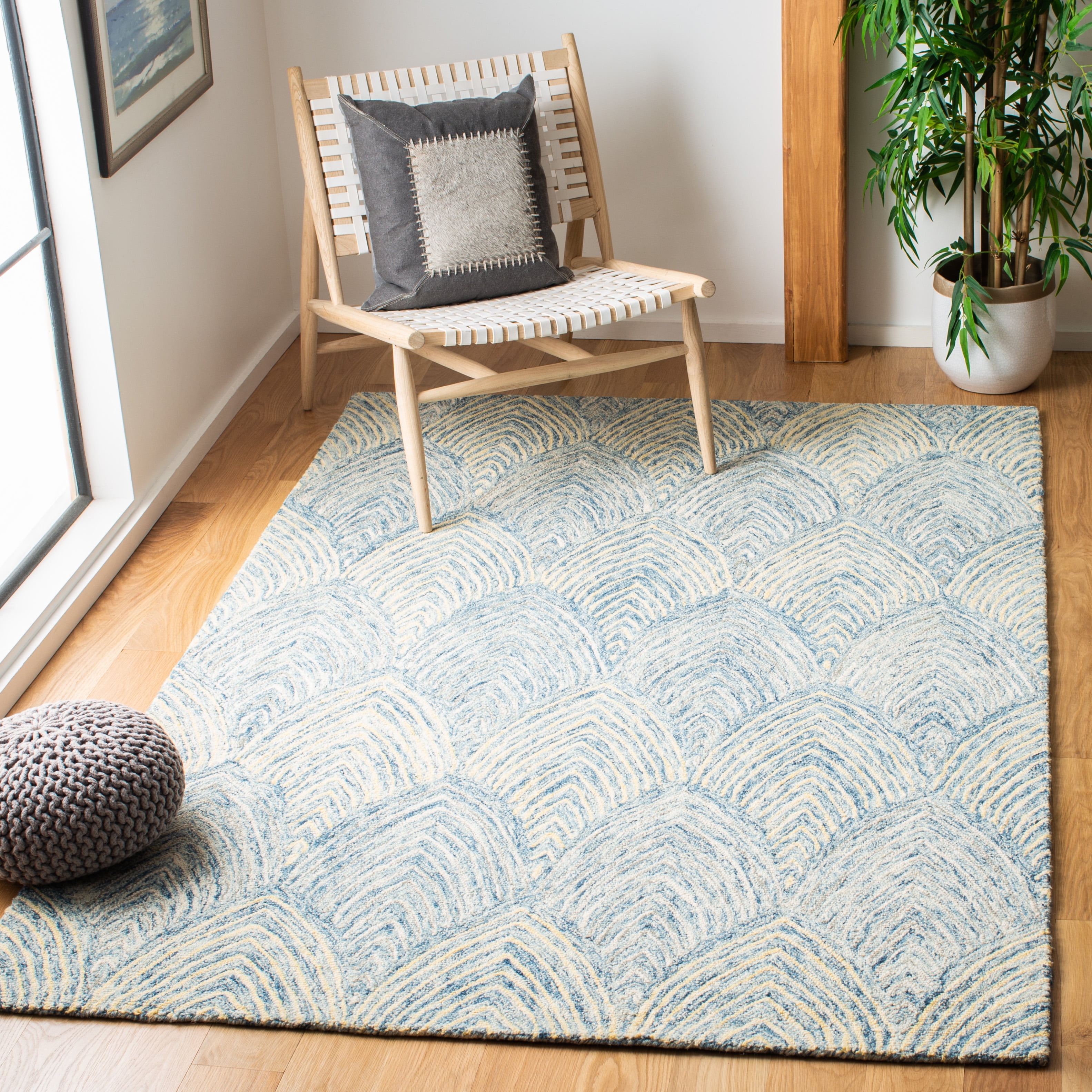 SAFAVIEH Micro-Loop Aiden Leaves Area Rug, Light Blue/Ivory, 5' x 5' Square