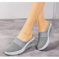 thumbnail image 1 of Zapatillas de mujer de malla transpirables informales con media pantuflas con aumento interior en color gris, 1 of 4