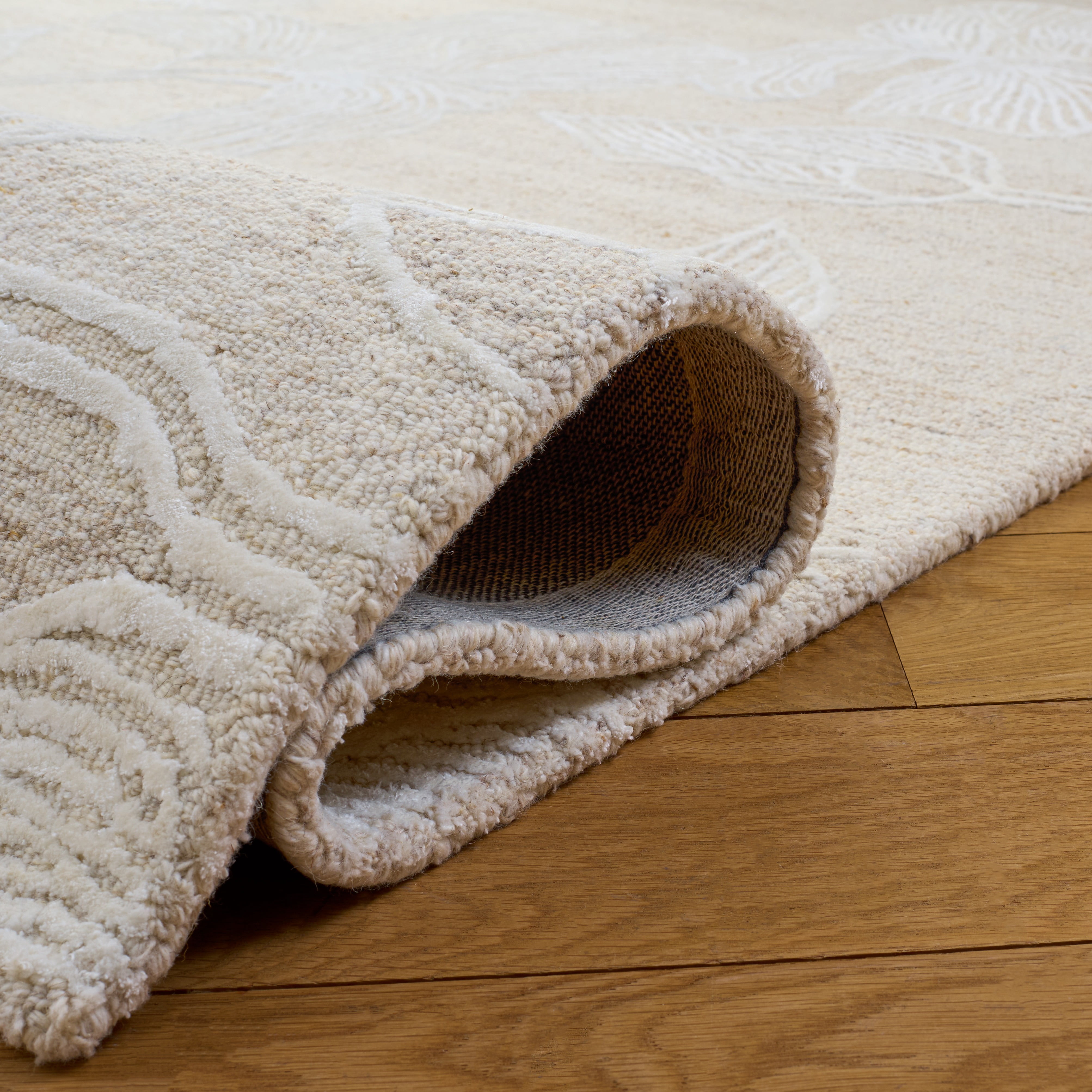 Safavieh Glamour Dennis Floral Area Rug, Beige/Ivory, 4' x 6'