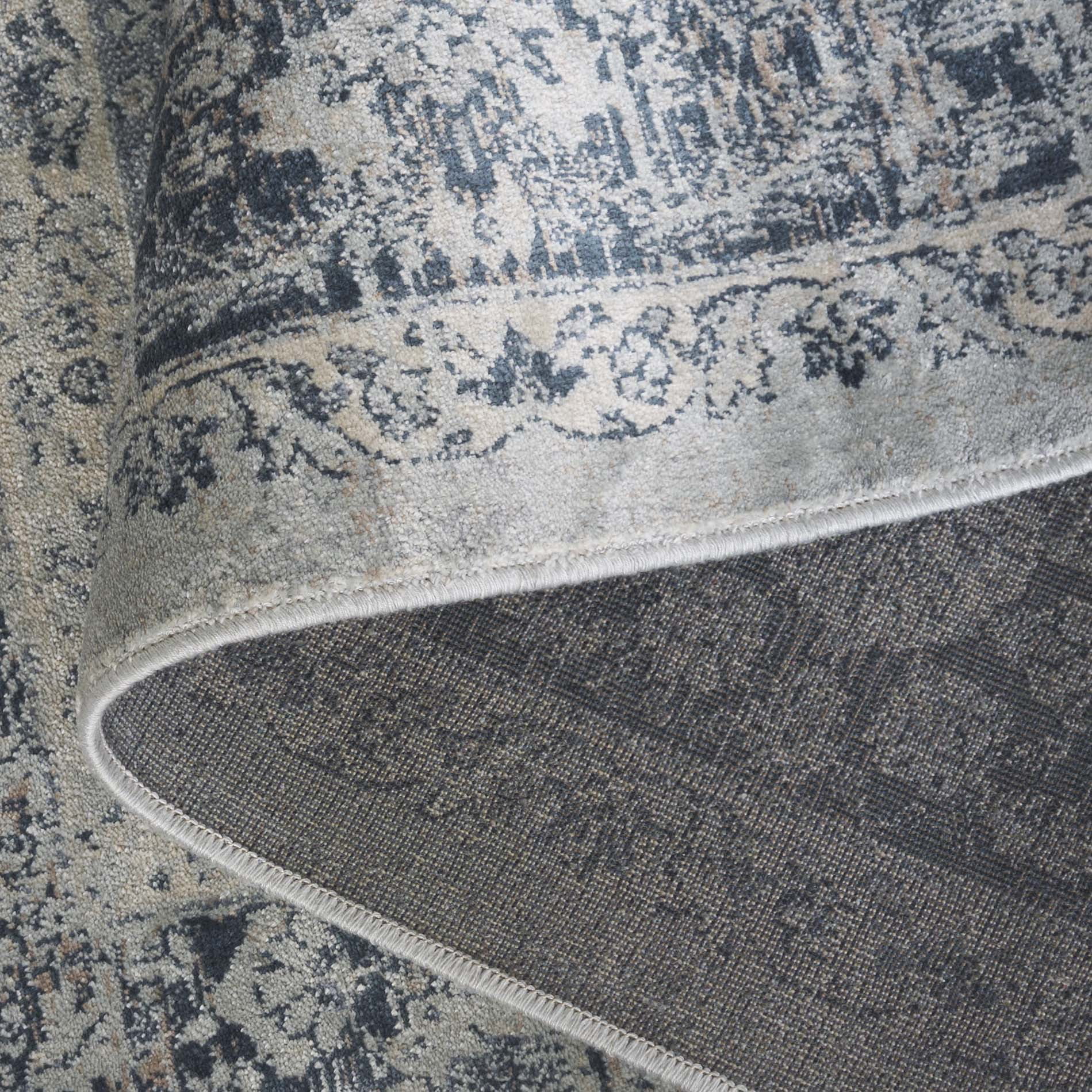 SAFAVIEH Vintage Hartley Bordered Area Rug, Light Blue, 5'3" x 7'6"