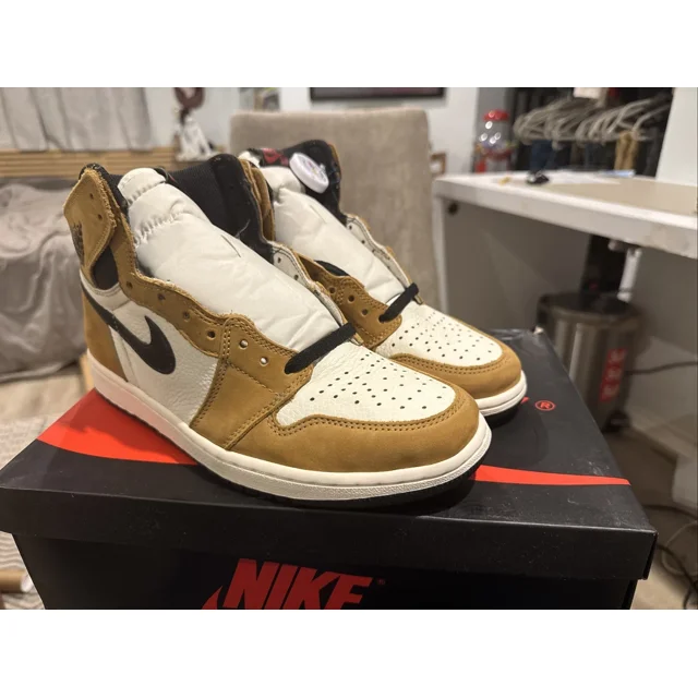 Dead Stock Size 10 Jo r-dan One Rookie Of The Year. Never Worn!