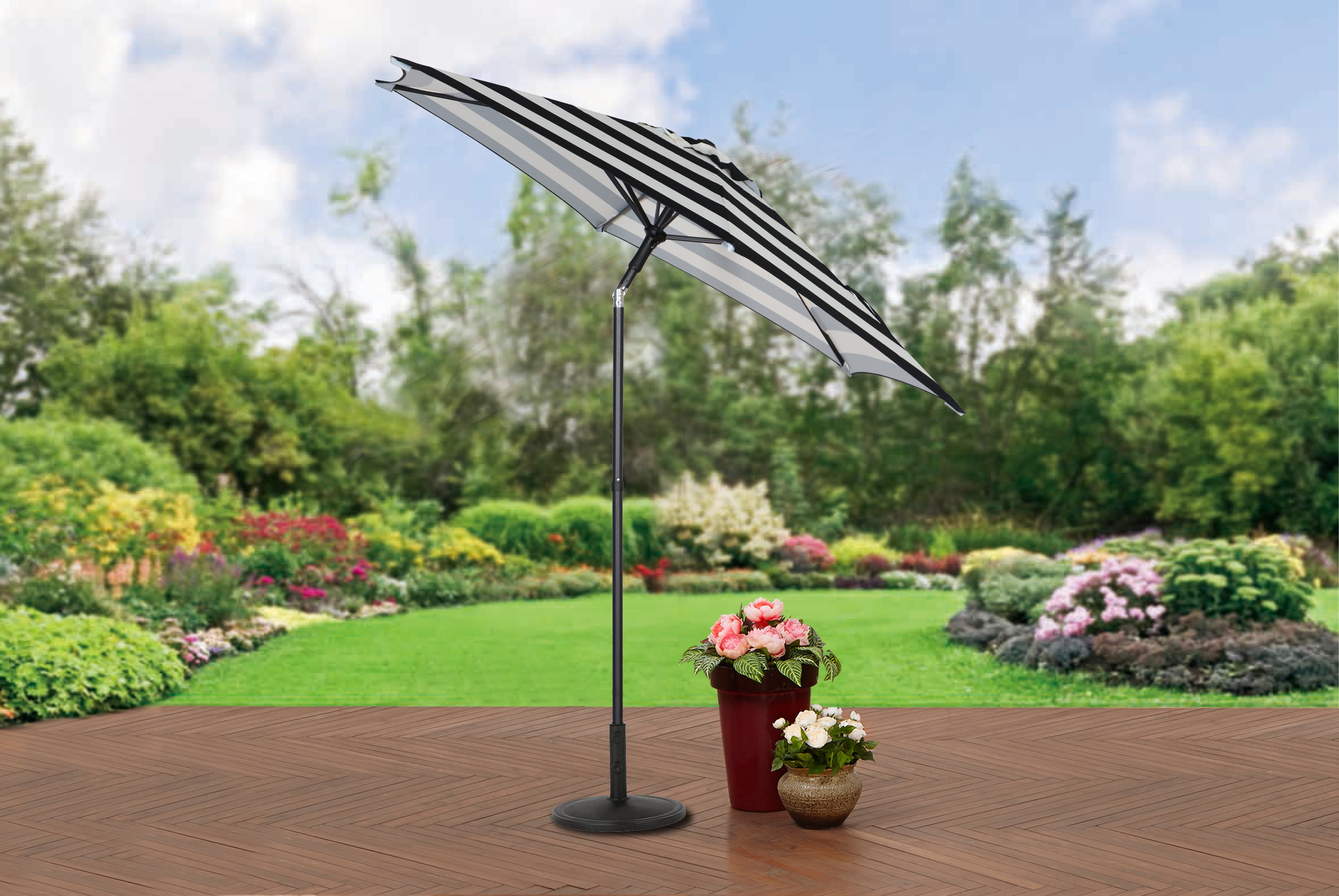 Mainstays 7.5ft Black & White Cabana Stripe Round Outdoor Tilting Market  Patio Umbrella - Walmart.com