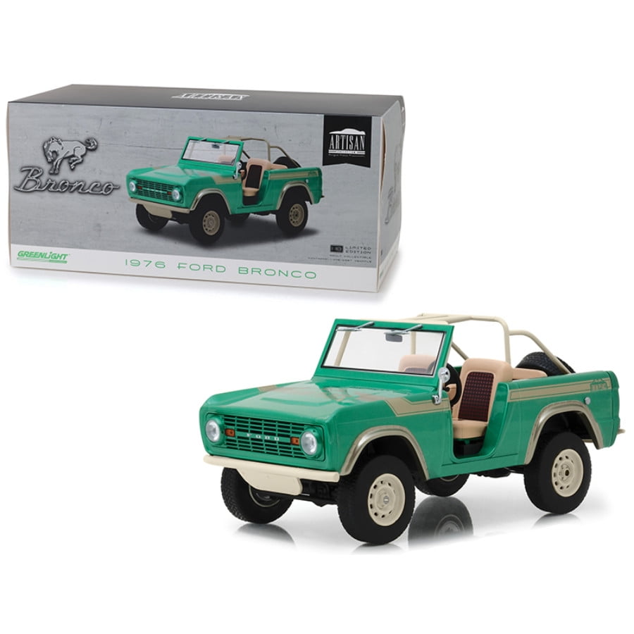 * 1/18 scale diecast car model of 1976 Ford Bronco "Twin Peaks" Green "Gas  Monkey Garage" (2012) TV Series die cast model car by Greenlight. * Limited  ...