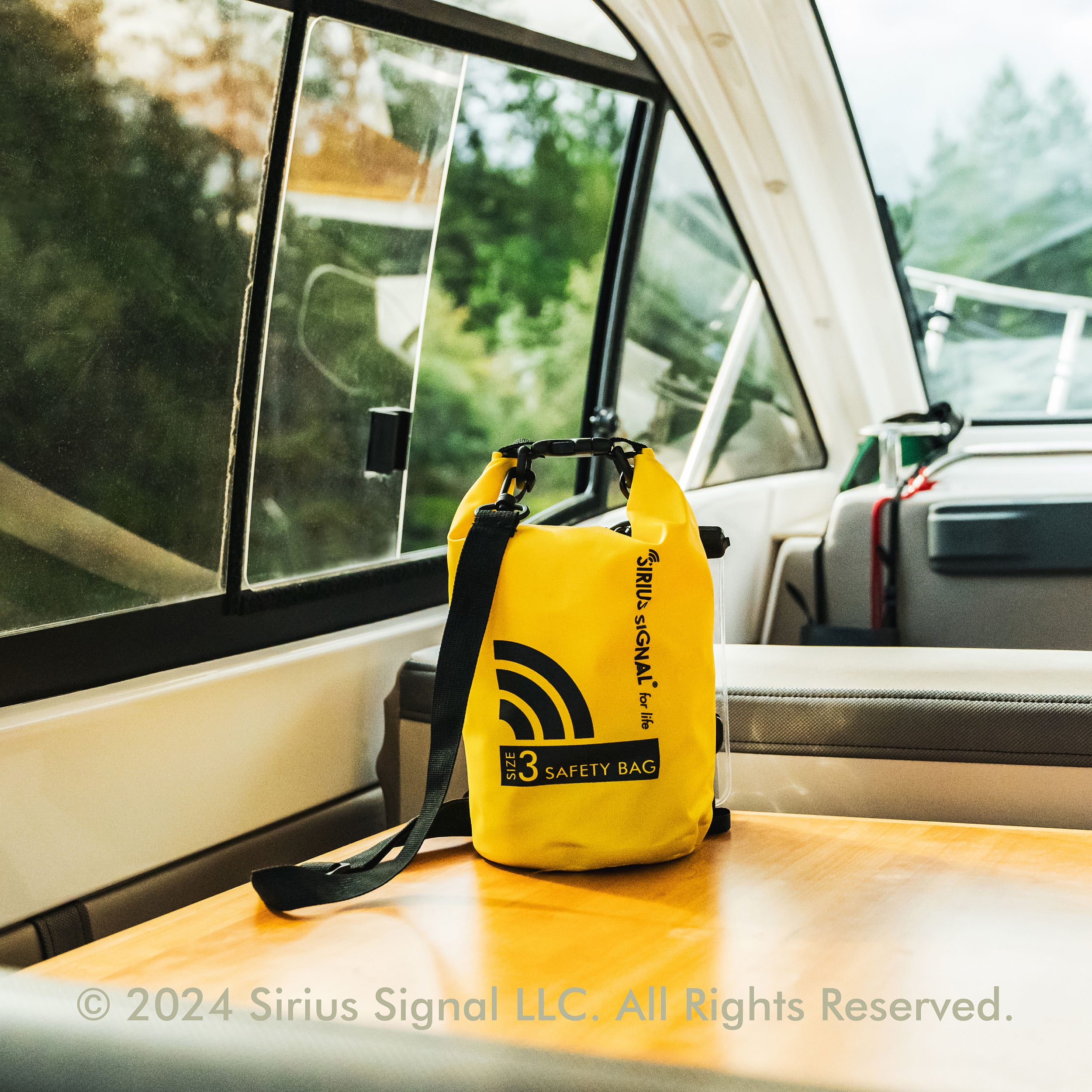 Sirius Signal SB-3L Boating Safety and Emergency SOS Dry Bag Kit for Kayaks, Boats, and Paddle Craft - USCG Approved