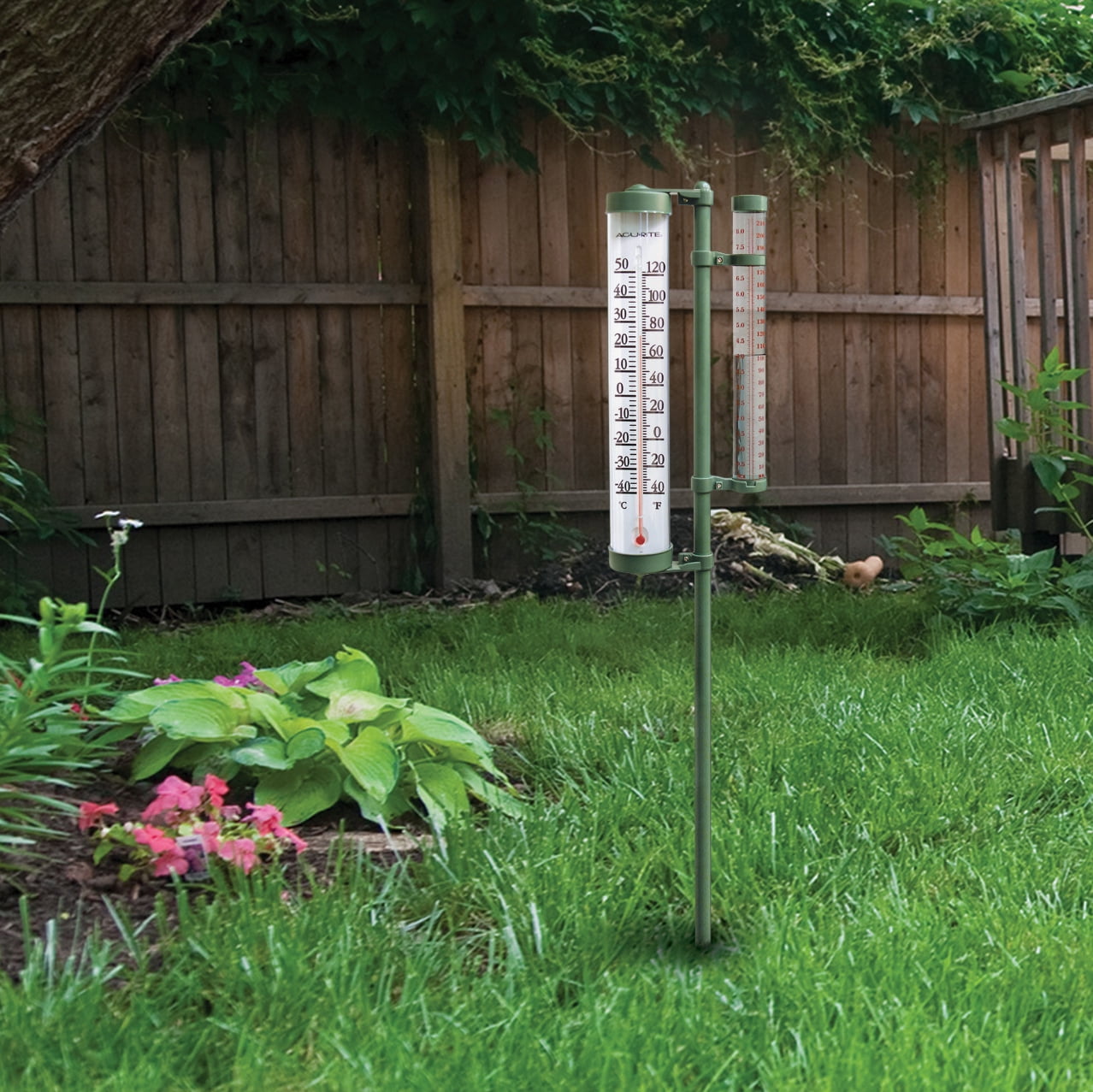 AcuRite 8-Inch Rain Gauge & Thermometer Swiveling Combo (02345A3)