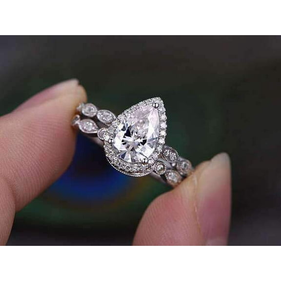 Popular 2.25 Carat Moissanite Diamond Artdeco Bridal Set with 18k Gold Plating