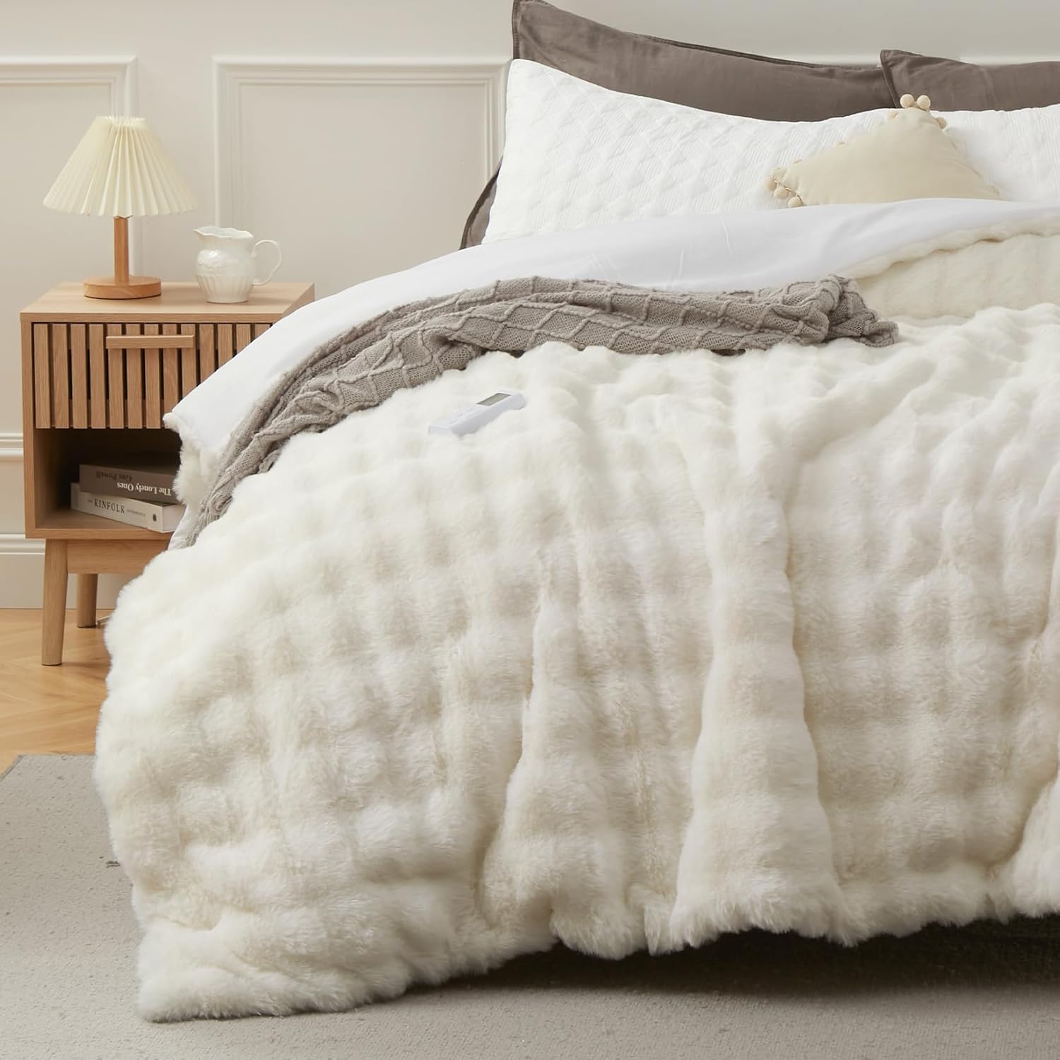 Lumiparty Fluffy Heated Comforter Electric Blanket Queen Size 90"x90", with Wireless Controller, Faux Fur Bubble Fuzzy Bedding Comforter, 6 Heat Levels & 10 Hours Auto-Off, Beige