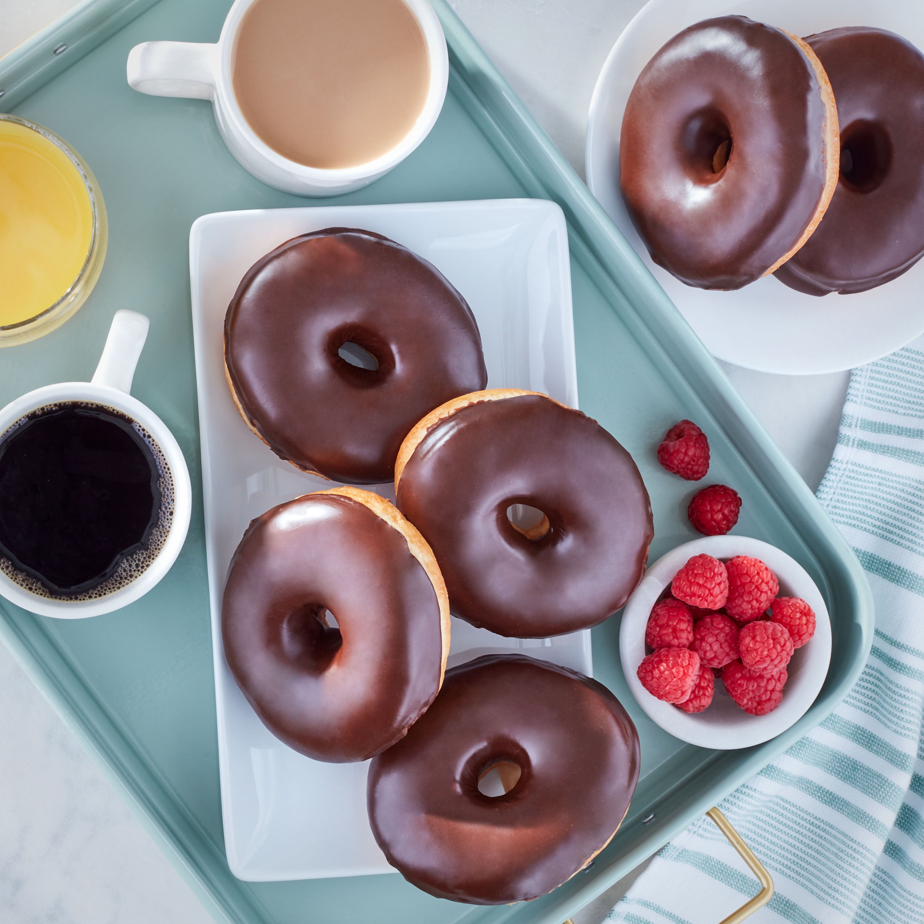 Freshness Guaranteed Whole Donuts with Chocolate Icing, 14 oz, 6 Count