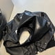 thumbnail image 3 of Bolso Casual Hombro Gran Capacidad Suave Cuero PU Sólido (), 3 of 9