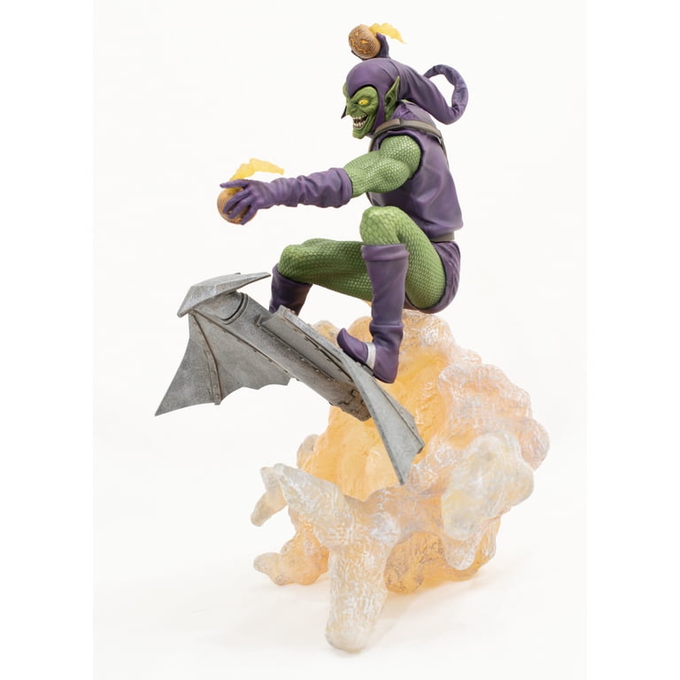 Diamond Select Toys Marvel Gallery Green Goblin Action Figures
