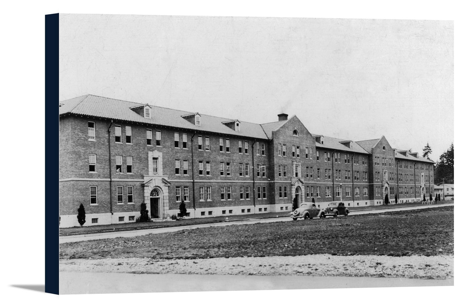 Fort Lewis, Washington Exterior View of Barracks (18x11.25 Gallery
