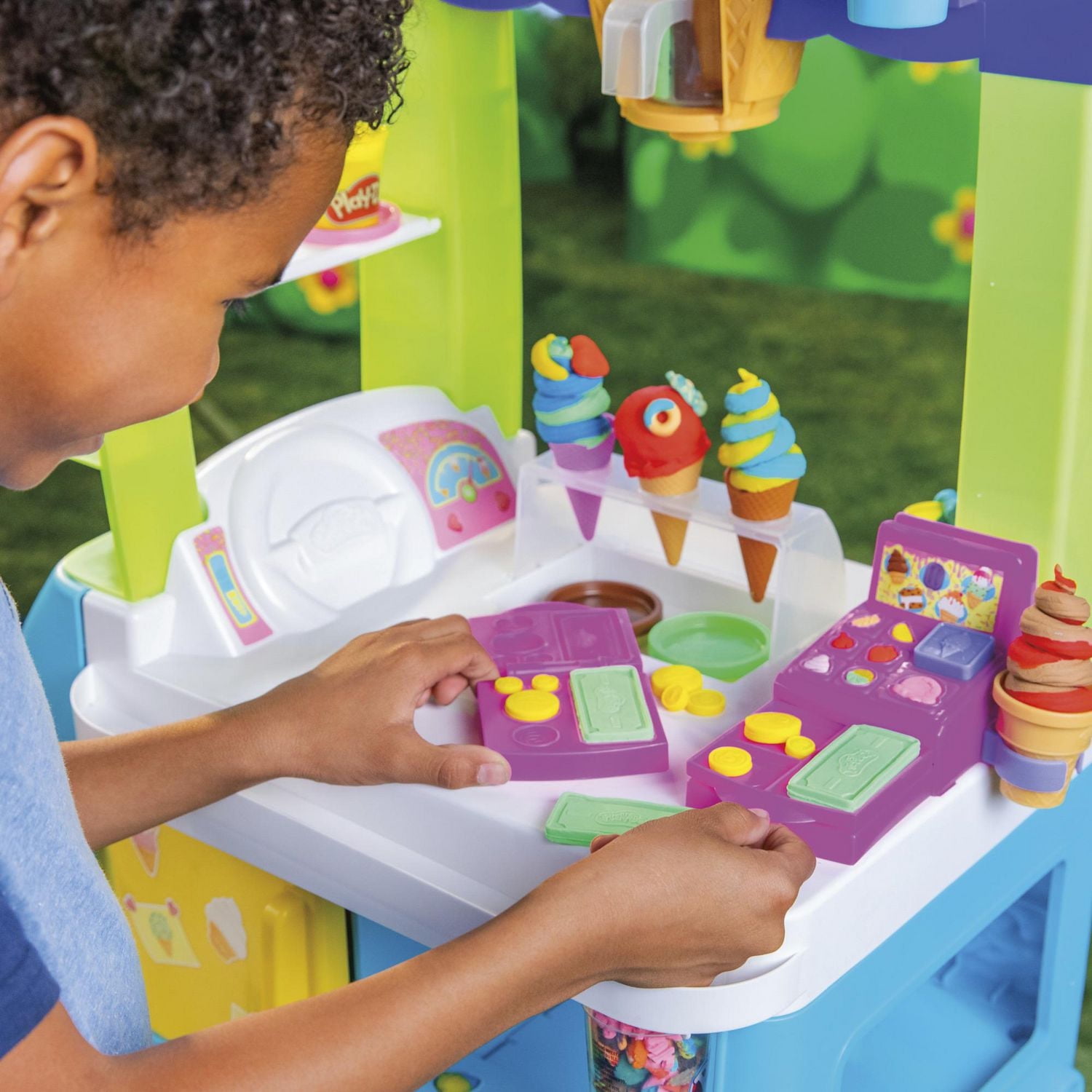 Play-Doh Kitchen Creations Ultimate Ice Cream Truck Playset with 27 Accessories, 12 Cans, Realistic Sounds