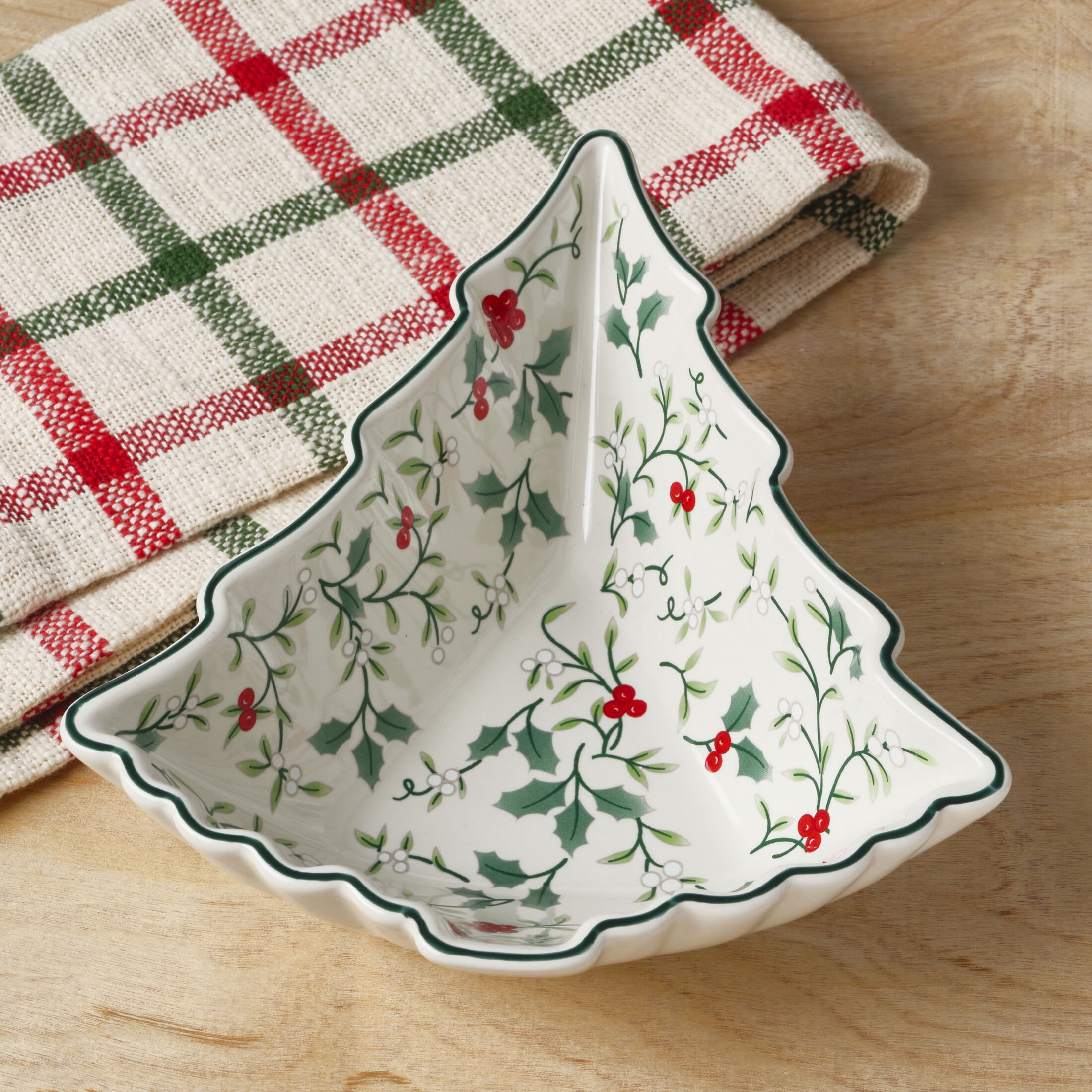 Pfaltzgraff Winterberry Stoneware 7 in Tree Serving Bowl