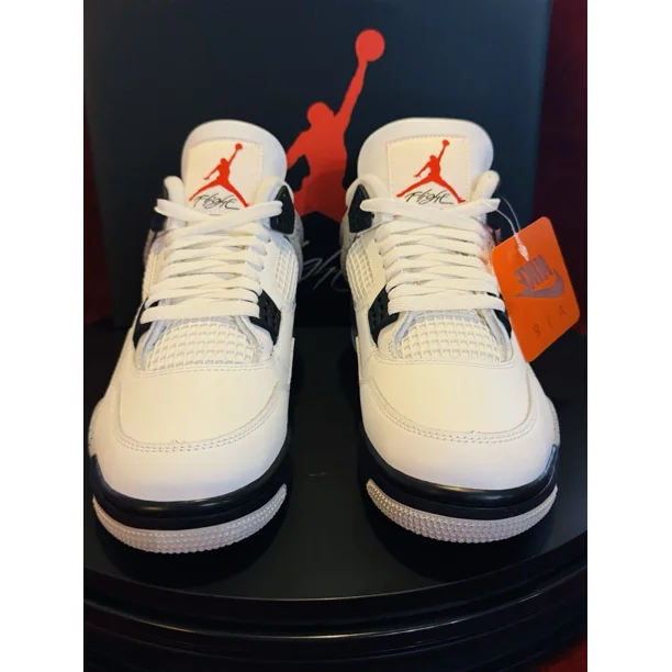 Ni - ke Air Jordan 4 Retro White Cement 2025 Size 9 FV5029-100