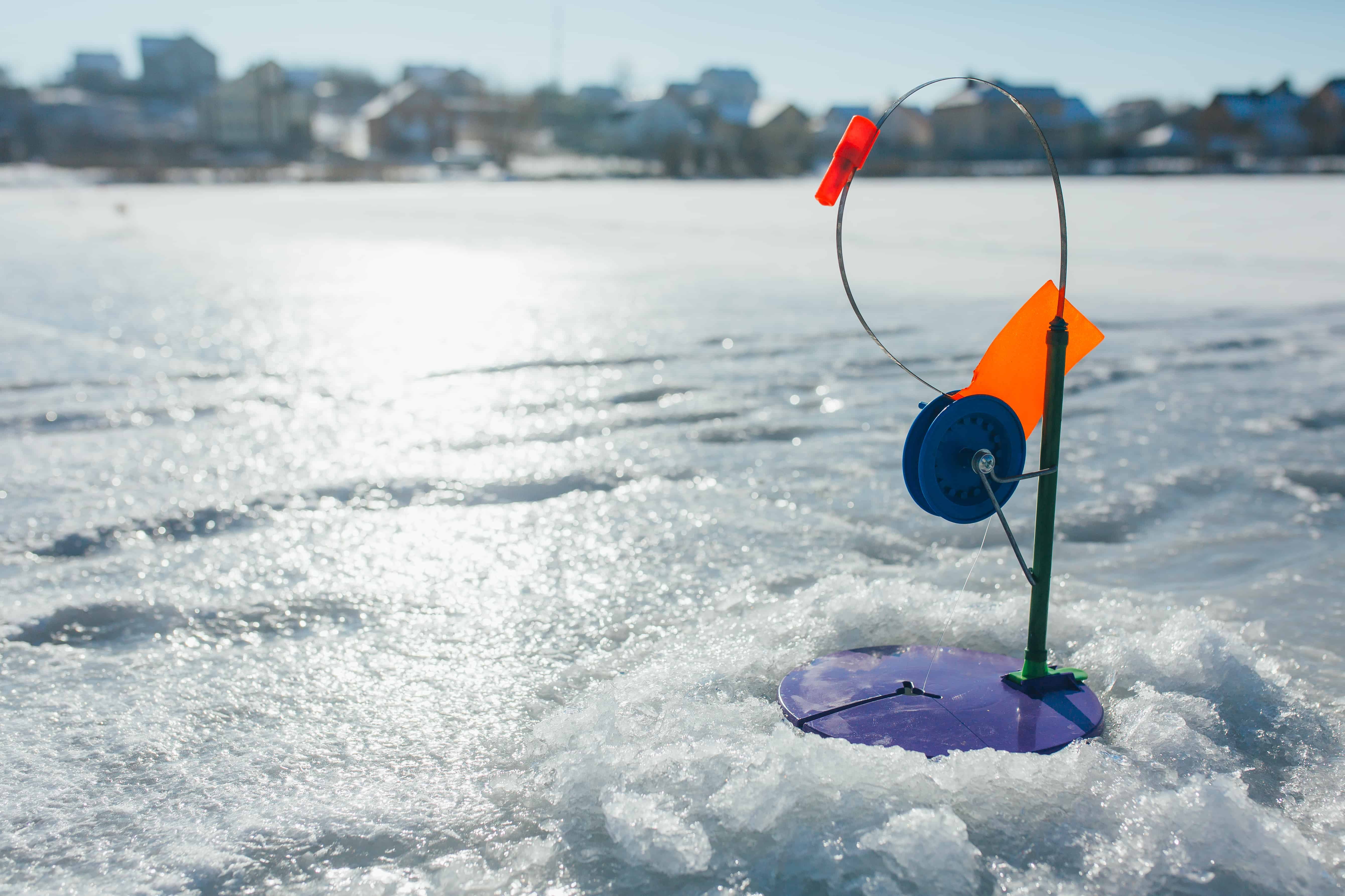 HT Enterprises Maine Wood Trap Tip-up Ice Fishing with 500' Spool & Drag  System 