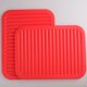thumbnail image 2 of Salvamanteles de silicona para platos calientes y ollas calientes, almohadillas calientes para encimeras, mesas, soportes para ollas, soporte para cucharas, juego de tapetes de secado pequeños, 2 piezas, rojo BANYUO Electrónica, 2 of 4