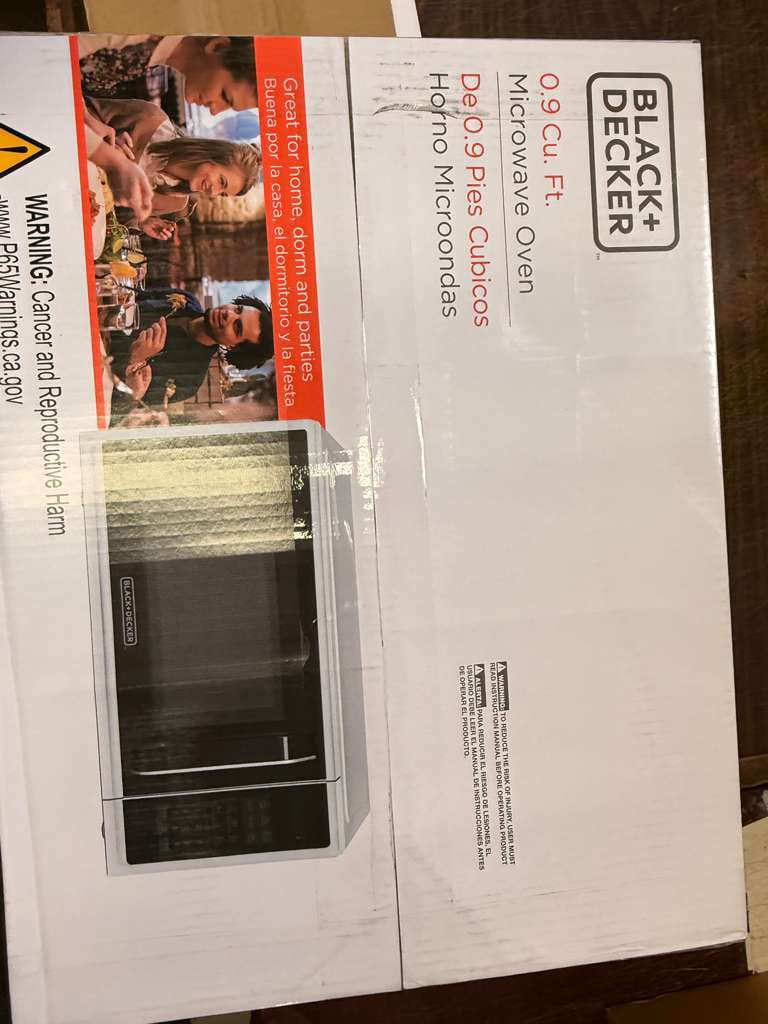Black+Decker 0.9 Cu.Ft. LED display 900w Digital Microwave White