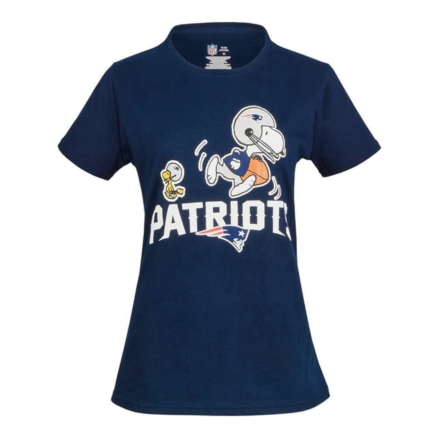 Playera NFL PEANUTS para Mujer, con Estampado Woodstock Y Snoopy New England Patriots Azul Marino Talla M