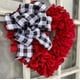 thumbnail image 3 of Corona de San Valentín para puerta de entrada, 13,7" de largo, corona de tela roja en forma de corazón para Navidad, aniversario, citas y fiestas, 3 of 4