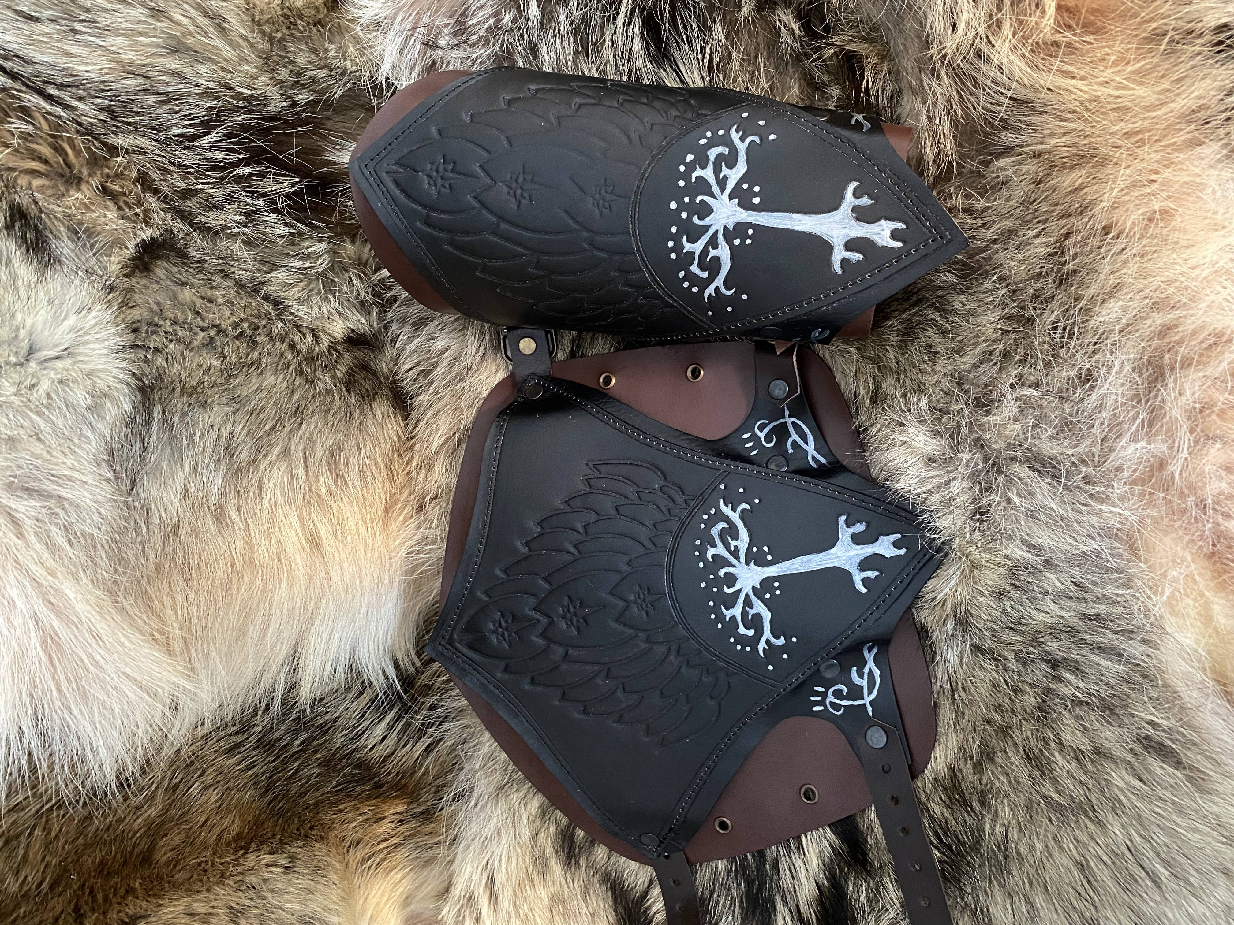 Aragorn Gondor Bracers Black Lord of the rings cosplay leather