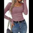 thumbnail image 2 of Camiseta de Punto Gofre A Rayas para Mujer, Cuello Cuadrado, Larga, Fruncida, Corte Ajustado, para Otoño. Rojo Vino S, 2 of 10