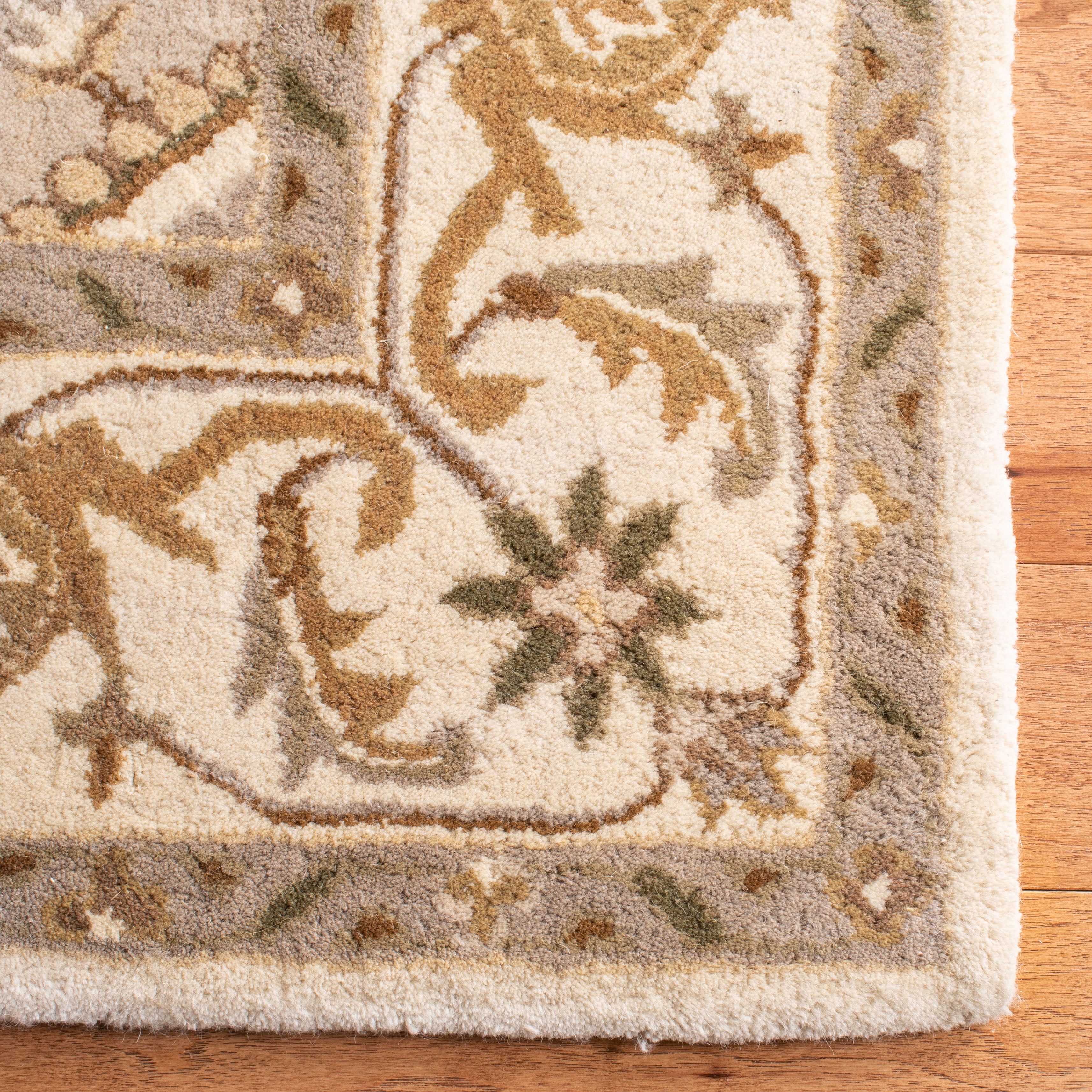 SAFAVIEH Royalty Corine Floral Bordered Area Rug, Beige/Sage, 8' x 10'