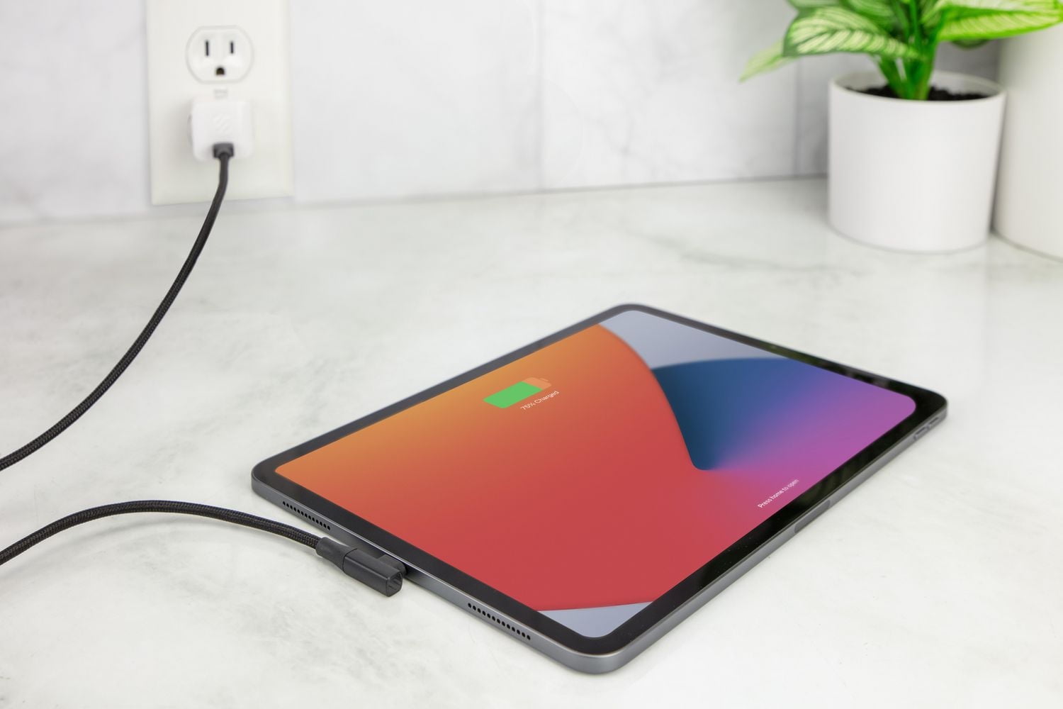 Scosche CCBRA4-SP Strikeline USB-C to Right-Angle USB-C Charge & Sync Braided Cable 4-ft. Black, 4ft USB-C-USB-C Chrg  Cbl