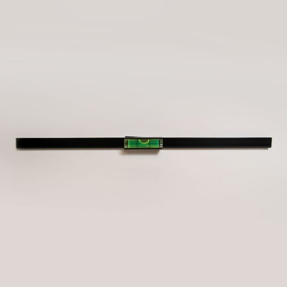 Clip-On Level for Painting and Stenciling