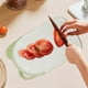thumbnail image 4 of Tabla de cortar de plástico | Tabla de preparación de alimentos antideslizante de doble cara | Material duradero de grado alimenticio | Versátil para verduras y frutas | Fácil de limpiar | Pequeño, 4 of 6
